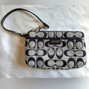 Coach Monogram SV Moonlight Wristlet/Zipper Purse Clutch